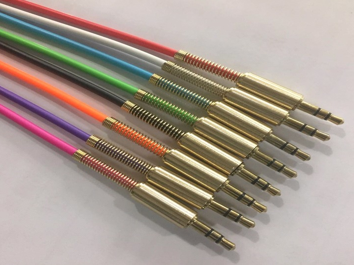 AUX кабель Jack 3.5 1 метр с пружинкам для защиты от изгиба